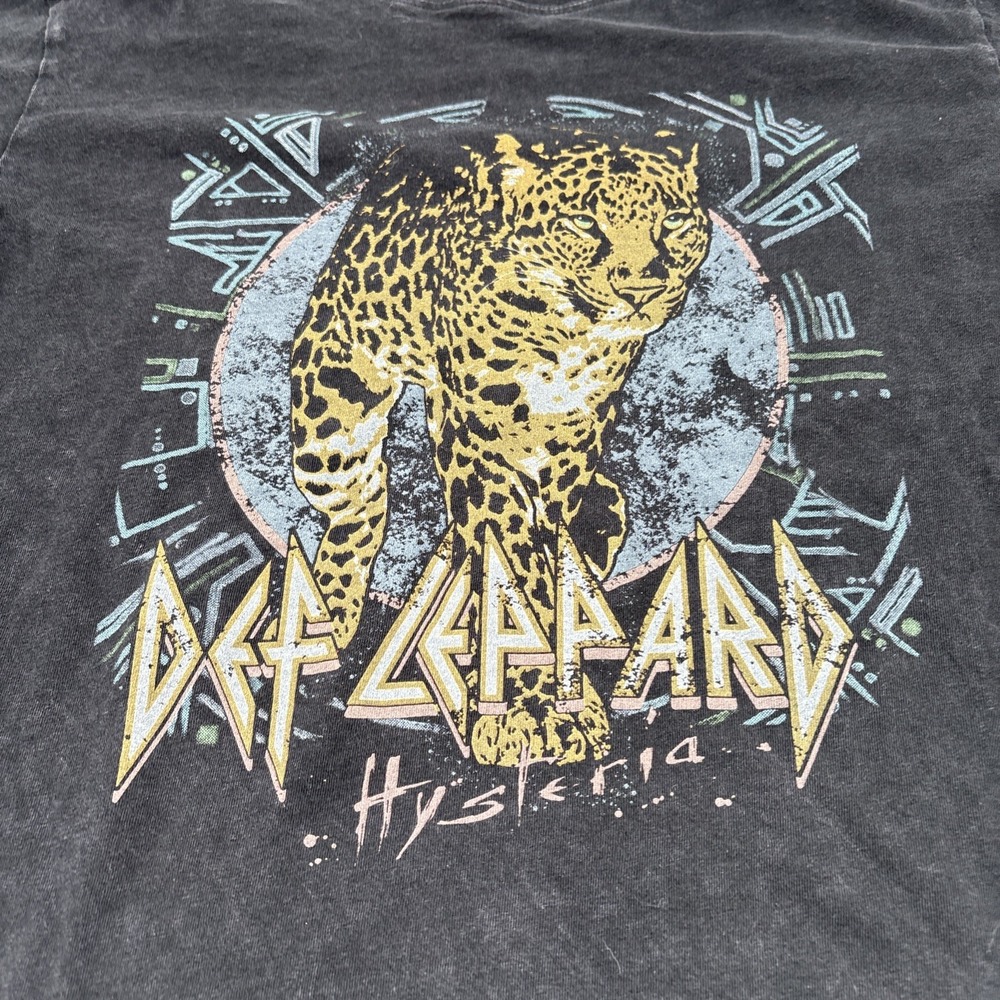 Def Leppard T-shirt Hysteria Women's Size Small 2023‎ Black Print On Front - Picture 2 of 12